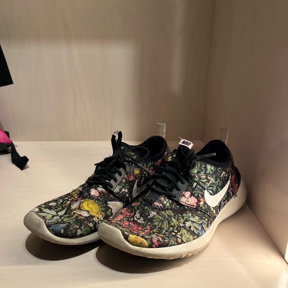 Nike Limited Edition Floral Sneakers, Size 8.5